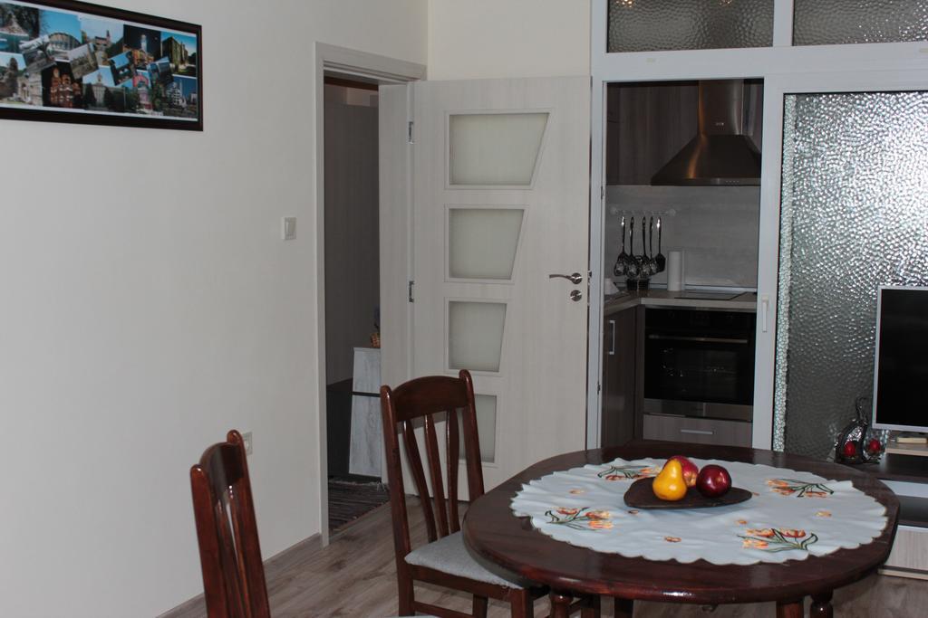 Apartment Central Varna Exteriör bild